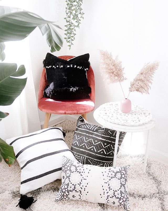 How&rsquo;s your Sunday going? I&rsquo;m just chilling and I am excited that today is Launch Day! So glad you guys like it! Make sure you subscribe to the newsletter because we have a special offer coming this week 💕🥰 :
:
:
:
:
. . . #scandiboho #b